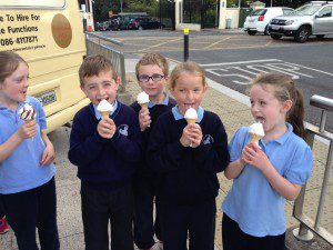 St Annes kids with ice cream 1