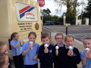 St Annes kids with ice cream 2
