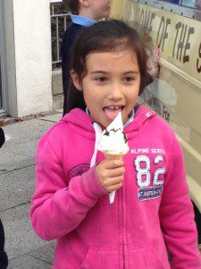 St Annes kids with ice cream 4 pink hoody