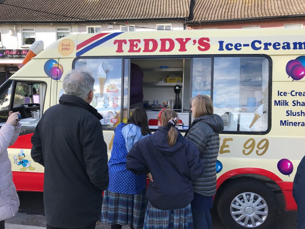 people-waiting-for-ice-cream-in-sallynoggin